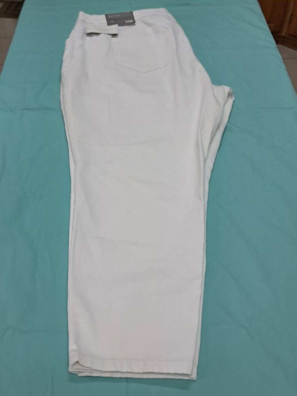CJ Banks Plus Size Signature Slimming White Ankle Pants 24W NWT
